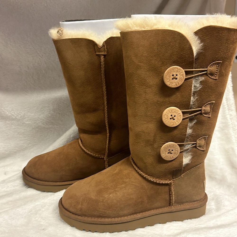 Ugg Bailey Button Triplett - Picture 7 of 13
